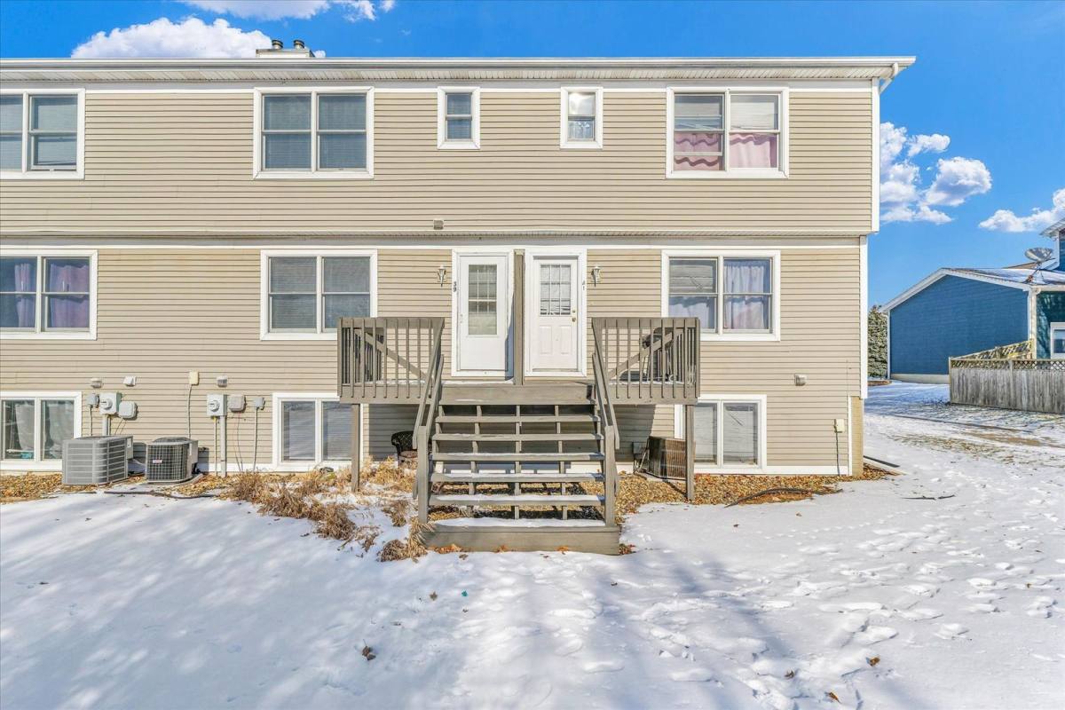 Townhouse for rent at 2721 Rainbow Ave, Bloomington, IL 61704