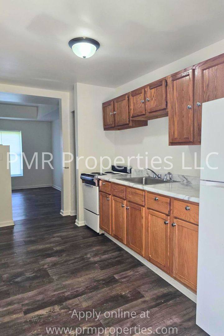 Apartment for rent at 2731- 2733 S, Saint Joseph, MO 64503