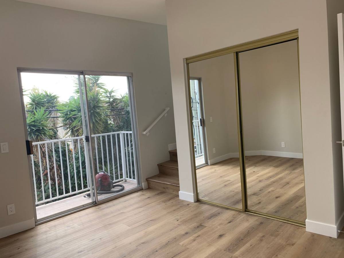 Apartment for rent at 1520 S Bedford St, Los Angeles, CA 90035