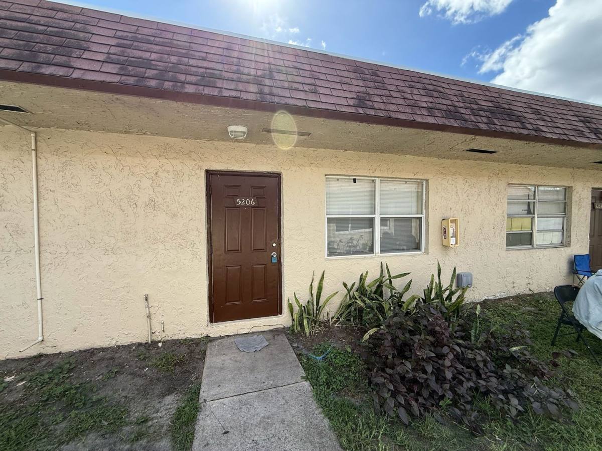 House for rent at 5206 NW 24 St, Fort Lauderdale, FL 33313