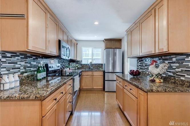 Condo for rent at 14537 NE 40th St, Bellevue, WA 98007