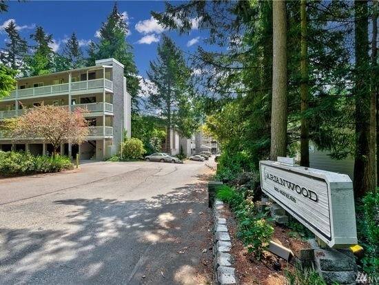 Condo for rent at 14537 NE 40th St, Bellevue, WA 98007