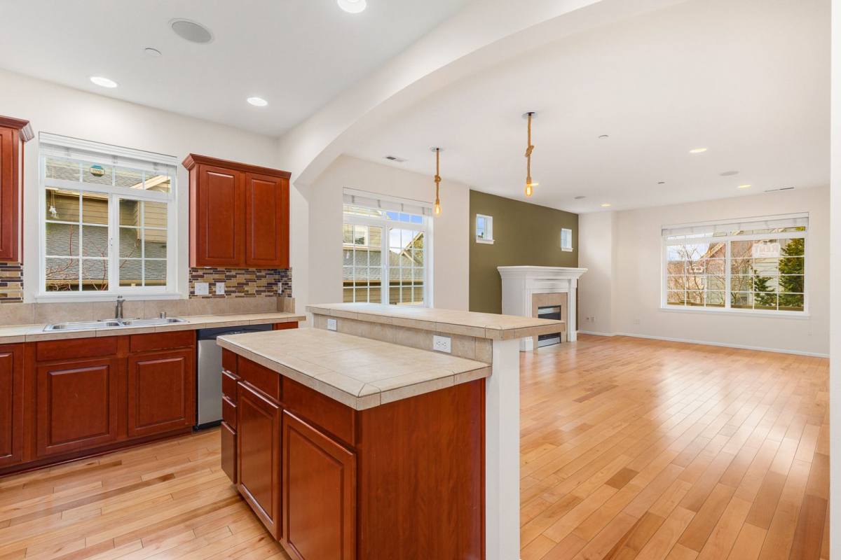 Townhouse for rent at 1761 11th Lane NE, Issaquah, WA 98029
