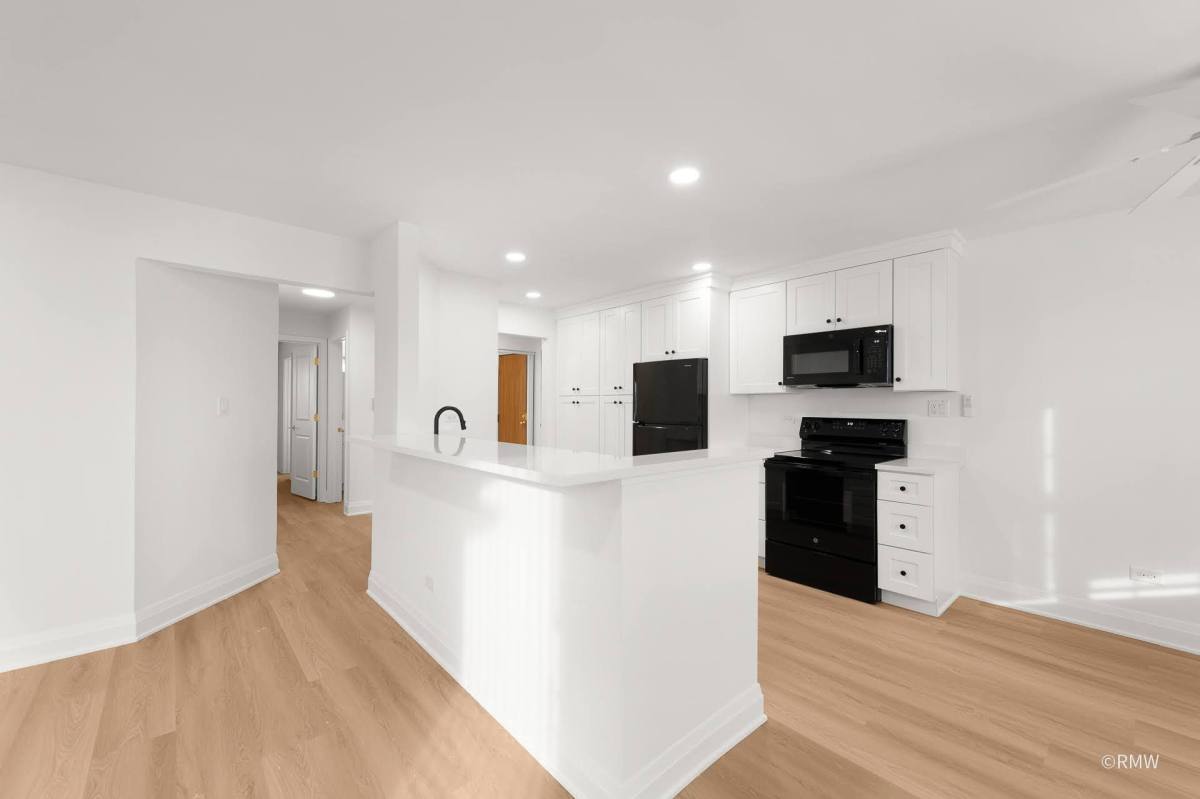 Apartment for rent at 220-248 S Rush St, Itasca, IL 60143