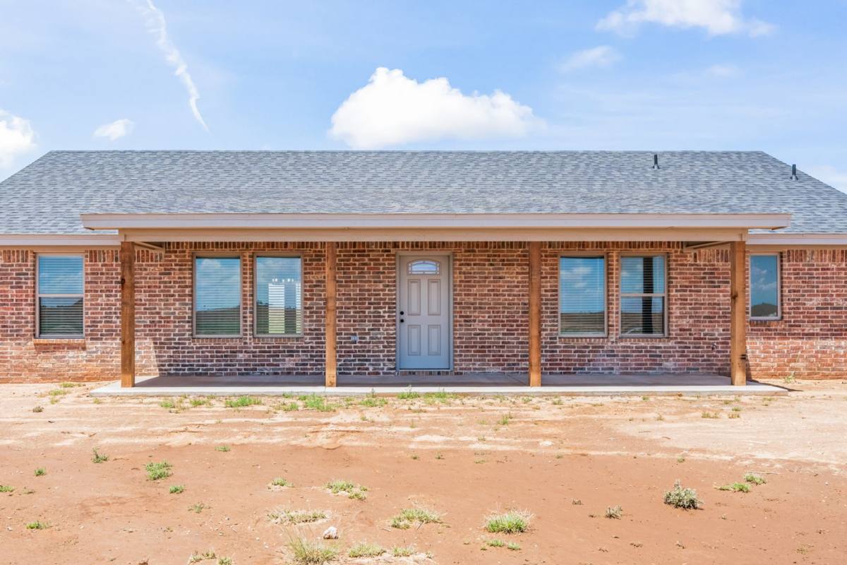 House for rent at 10611 E Cr, Slaton, TX 79364