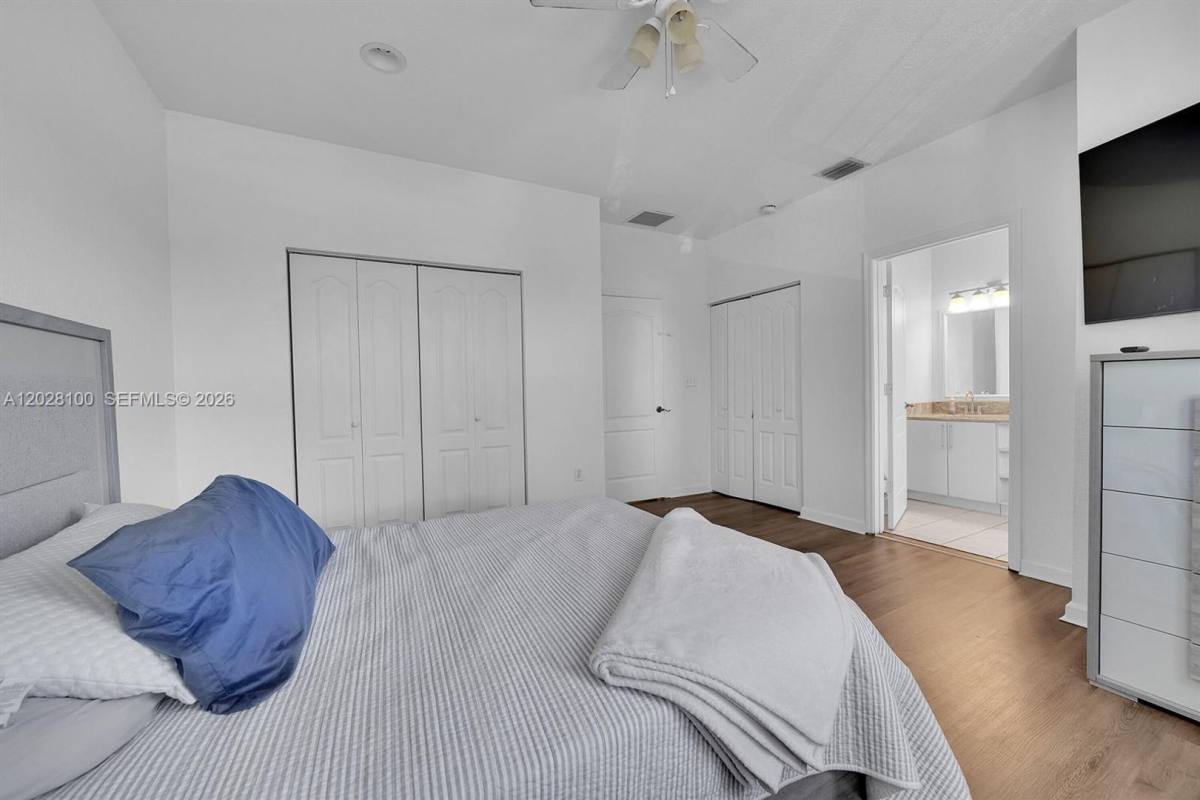 Townhouse for rent at 2620 Pierce St, Hollywood, FL 33020
