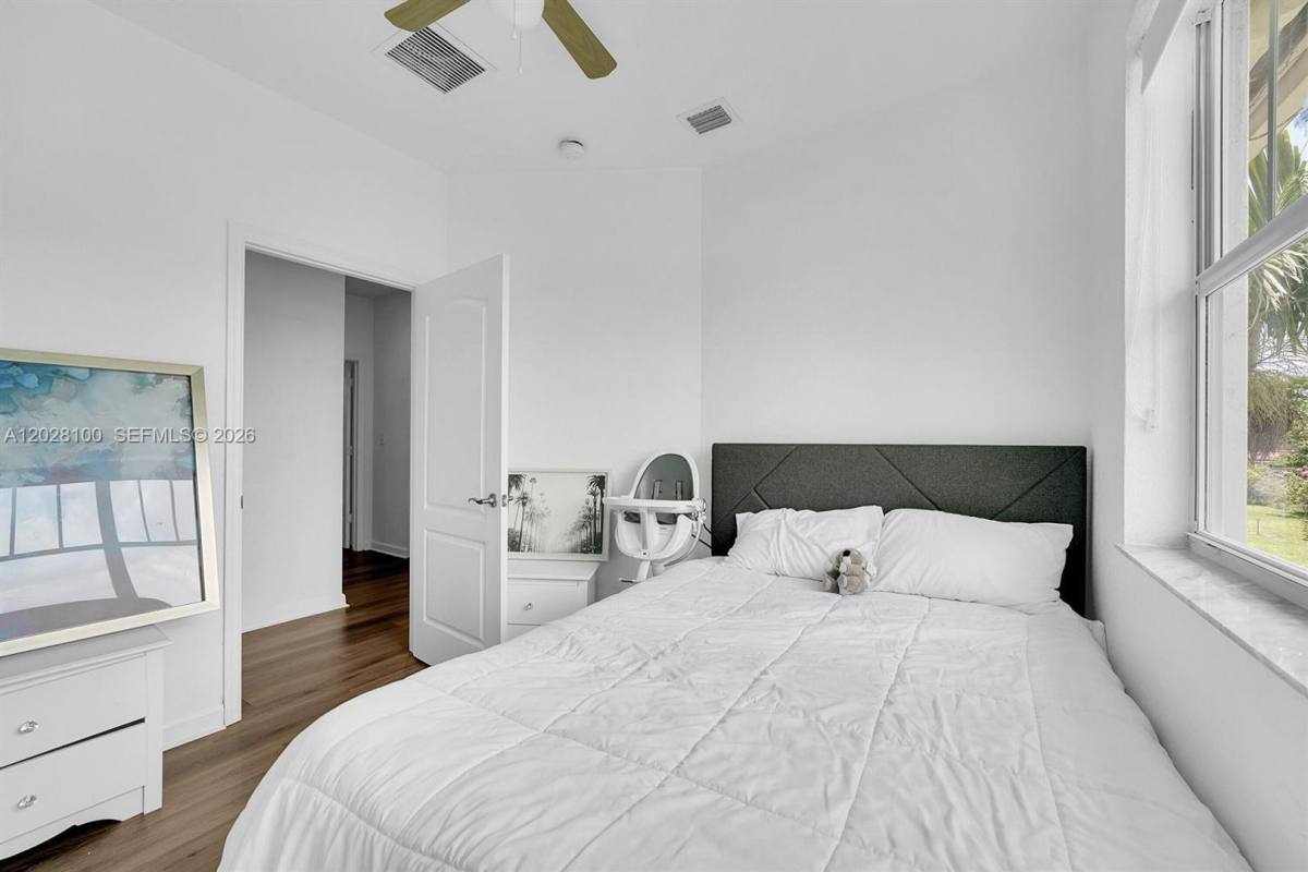 Townhouse for rent at 2620 Pierce St, Hollywood, FL 33020