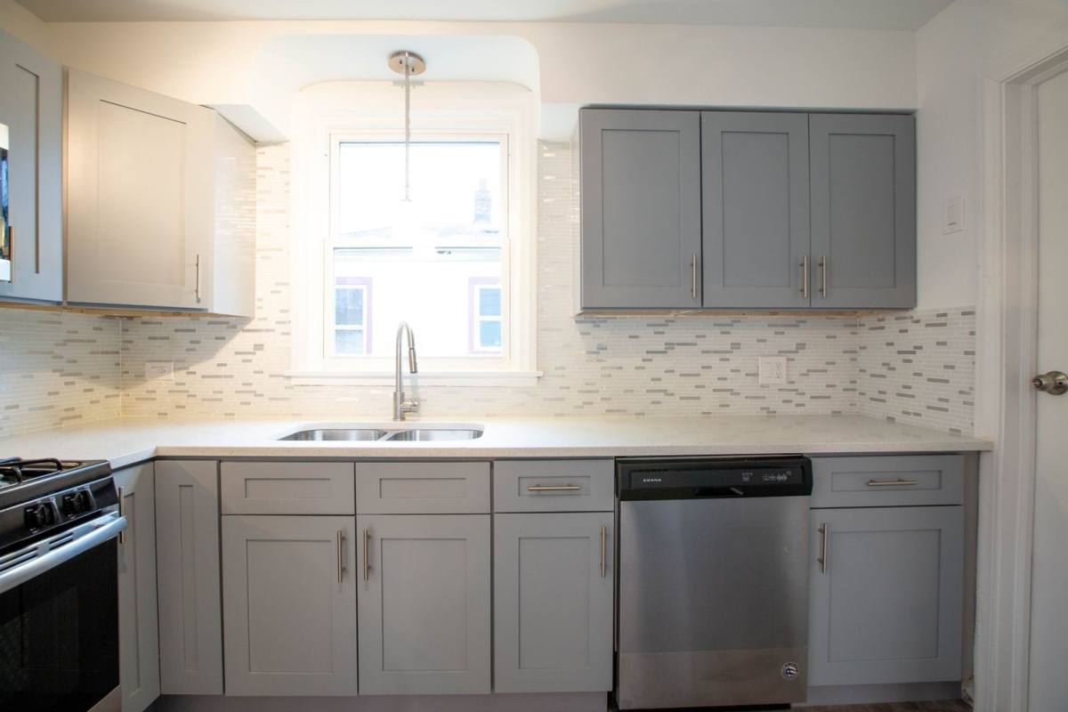 House for rent at 9237 S Utica Ave, Evergreen Park, IL 60805