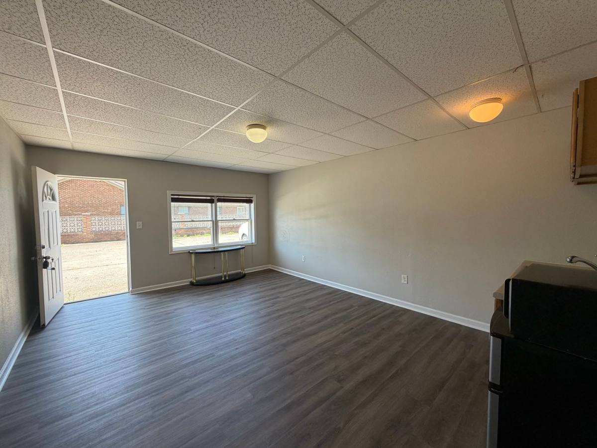 Apartment for rent at 1160 E 8th St, Metropolis, IL 62960
