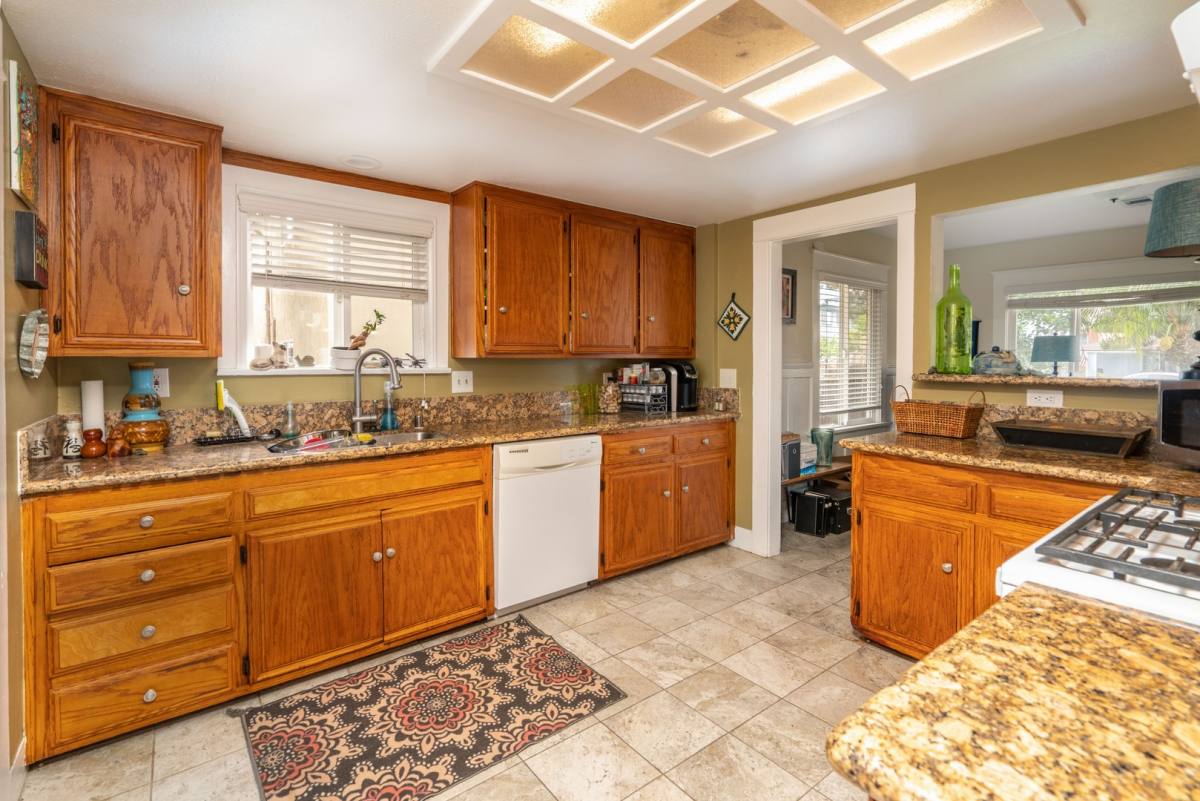 Apartment for rent at 2514 Delaware, Huntington Beach, CA 92648