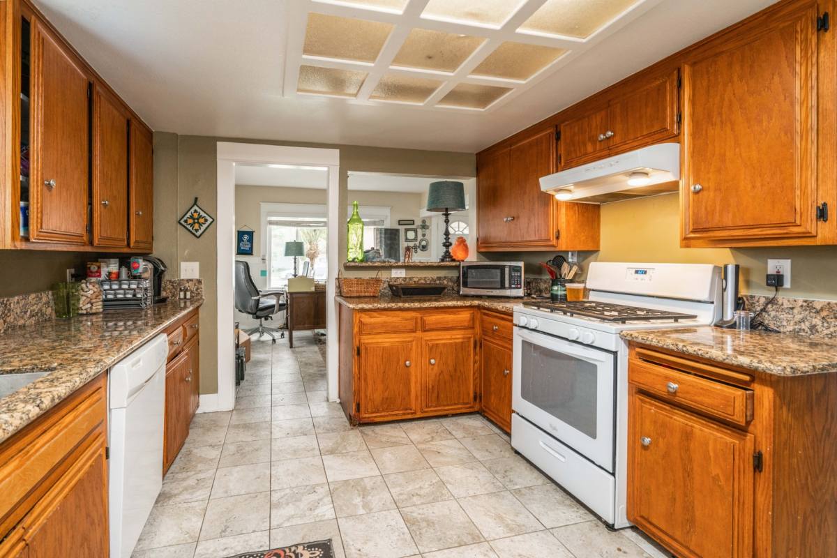 Apartment for rent at 2514 Delaware, Huntington Beach, CA 92648