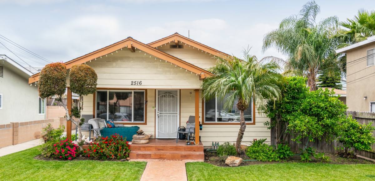 Apartment for rent at 2514 Delaware, Huntington Beach, CA 92648