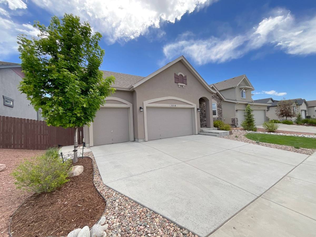 House for rent at 3210 Red Cavern Rd, Colorado Springs, CO 80908