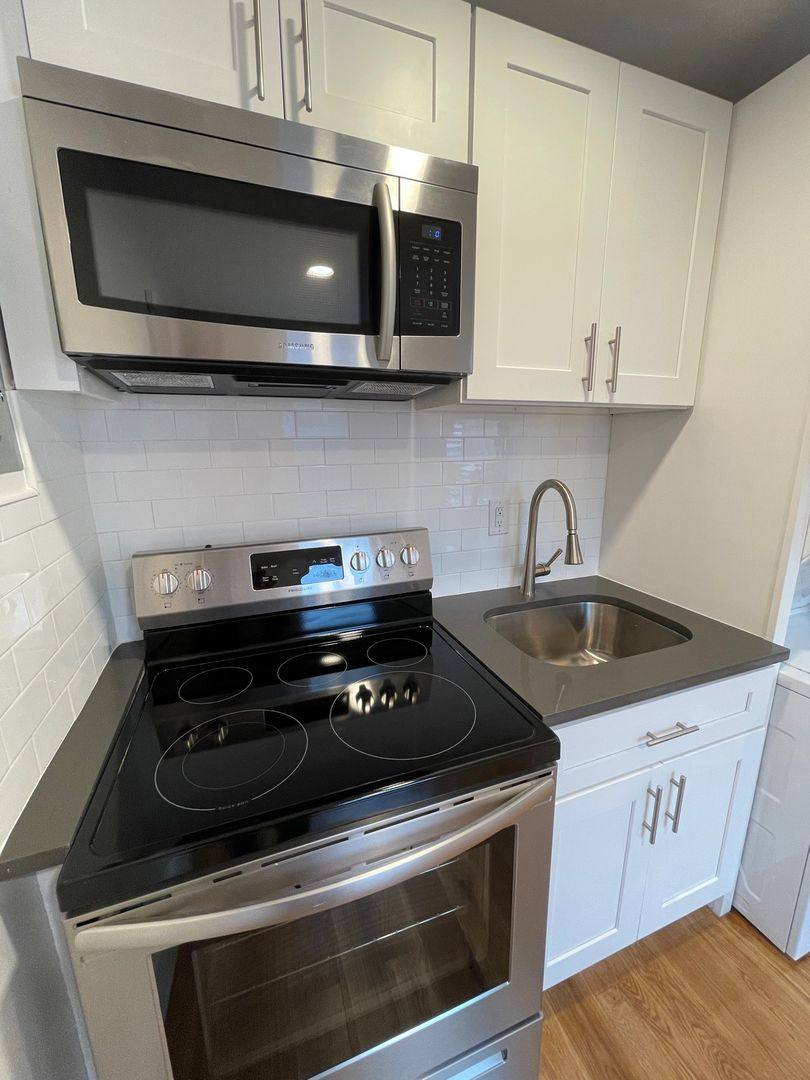 Apartment for rent at 190 Broadway, Newburgh, NY 12550