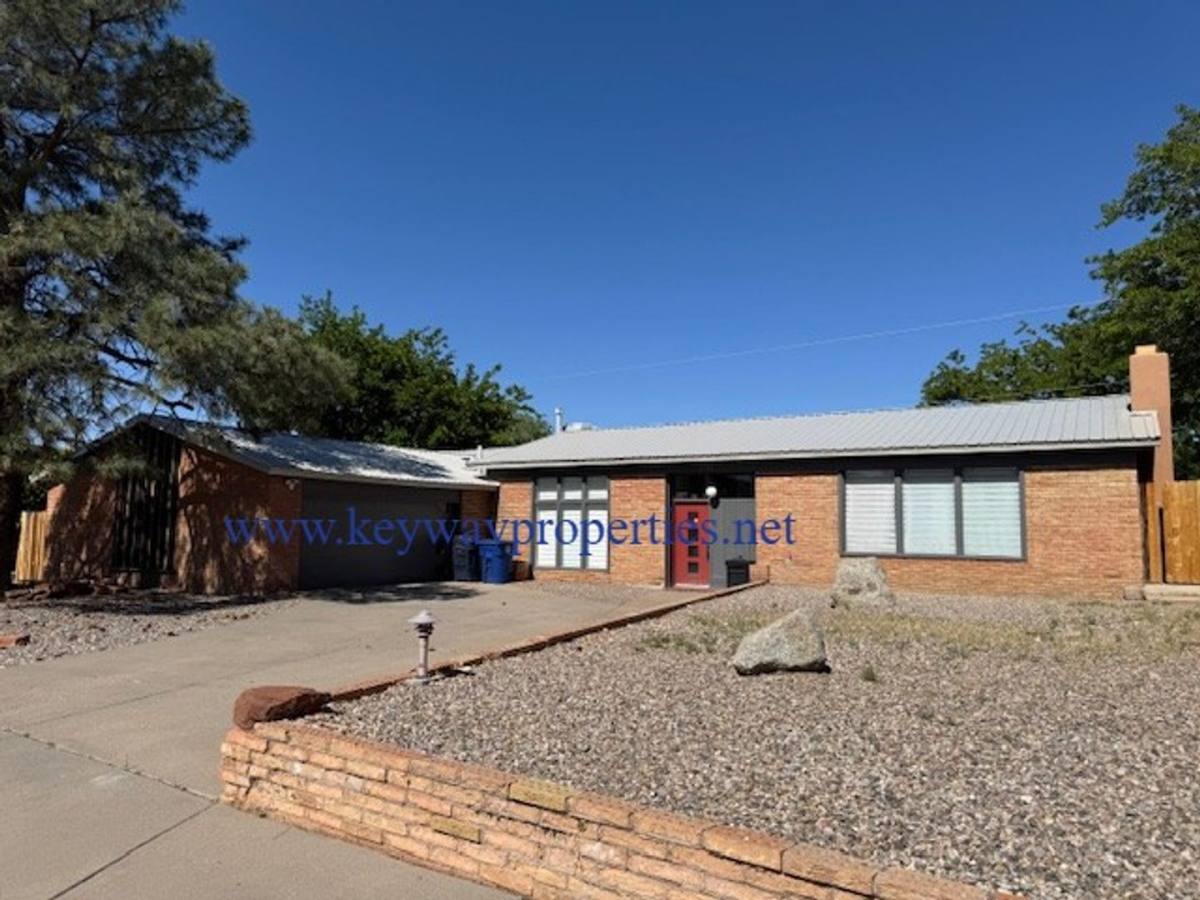 House for rent at 3705 Chapala Dr NE, Albuquerque, NM 87111