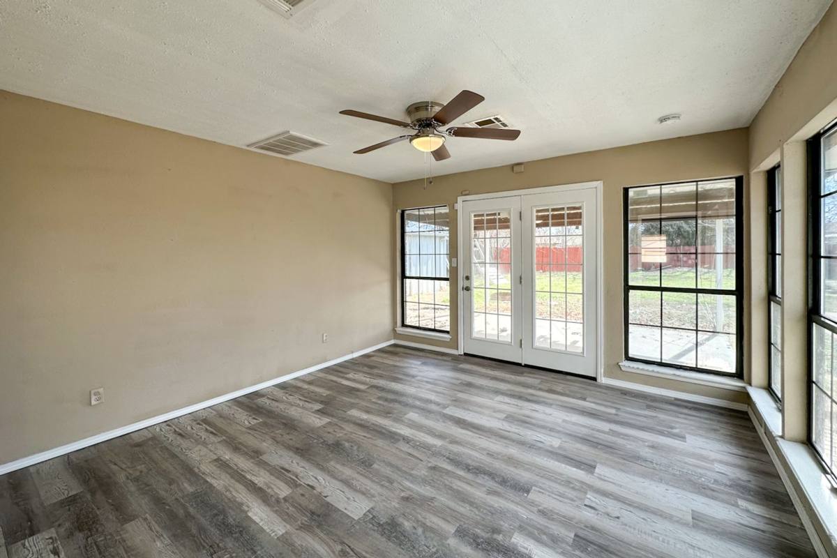 House for rent at 972 NW 5th St, Oklahoma City, OK 73160