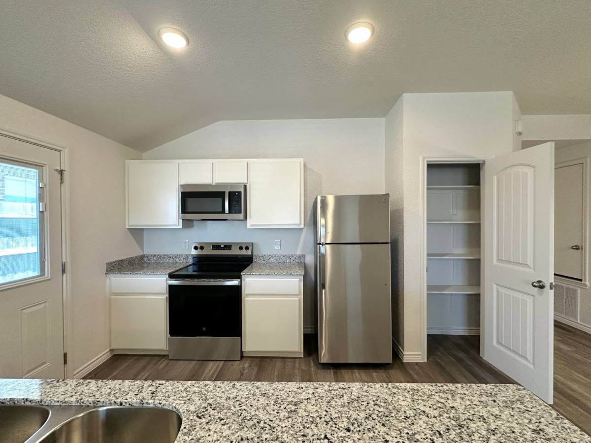 Townhouse for rent at 121 Dolphin Dr, Temple, TX 76501
