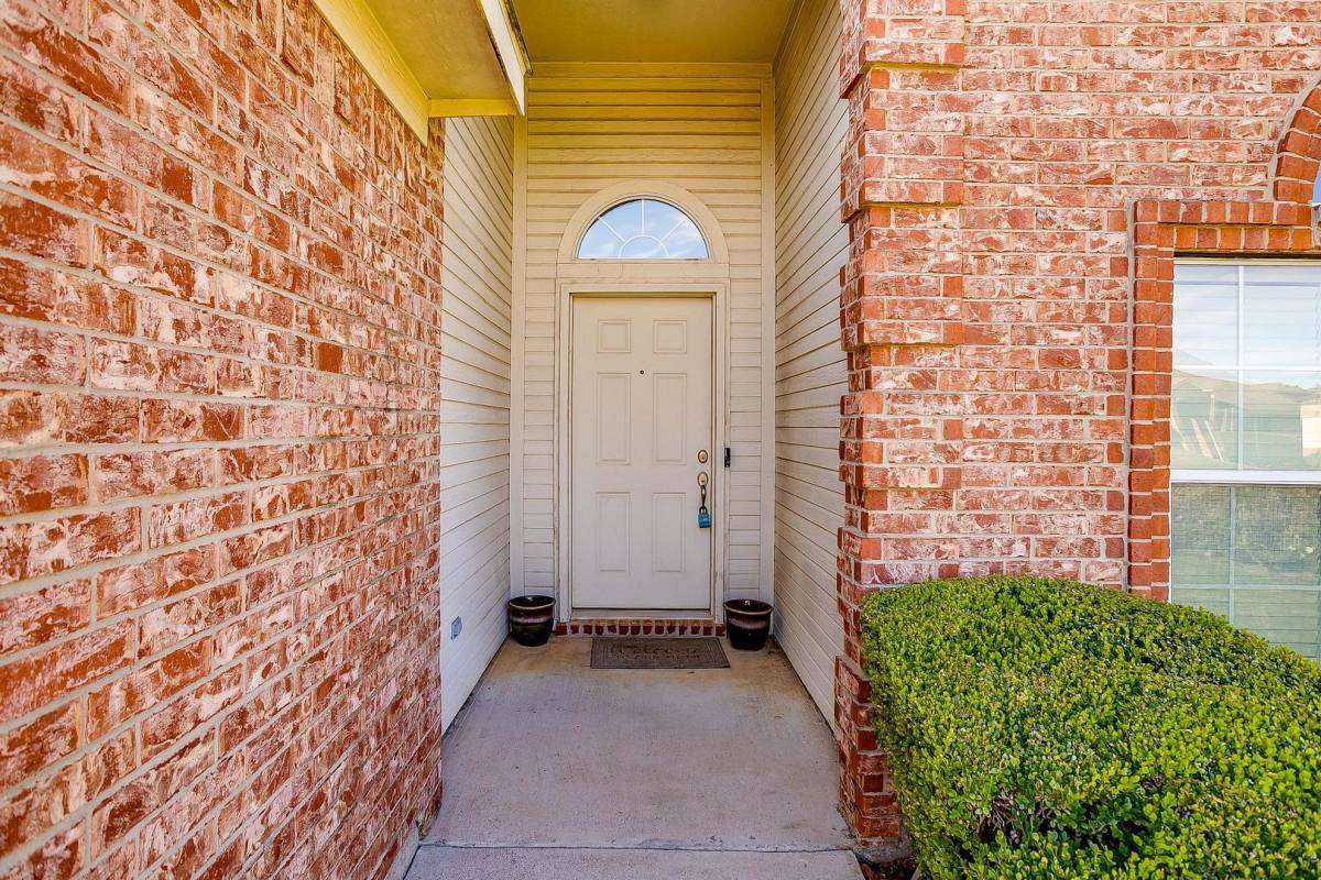 House for rent at 2230 Cancun Dr, Mansfield, TX 76063