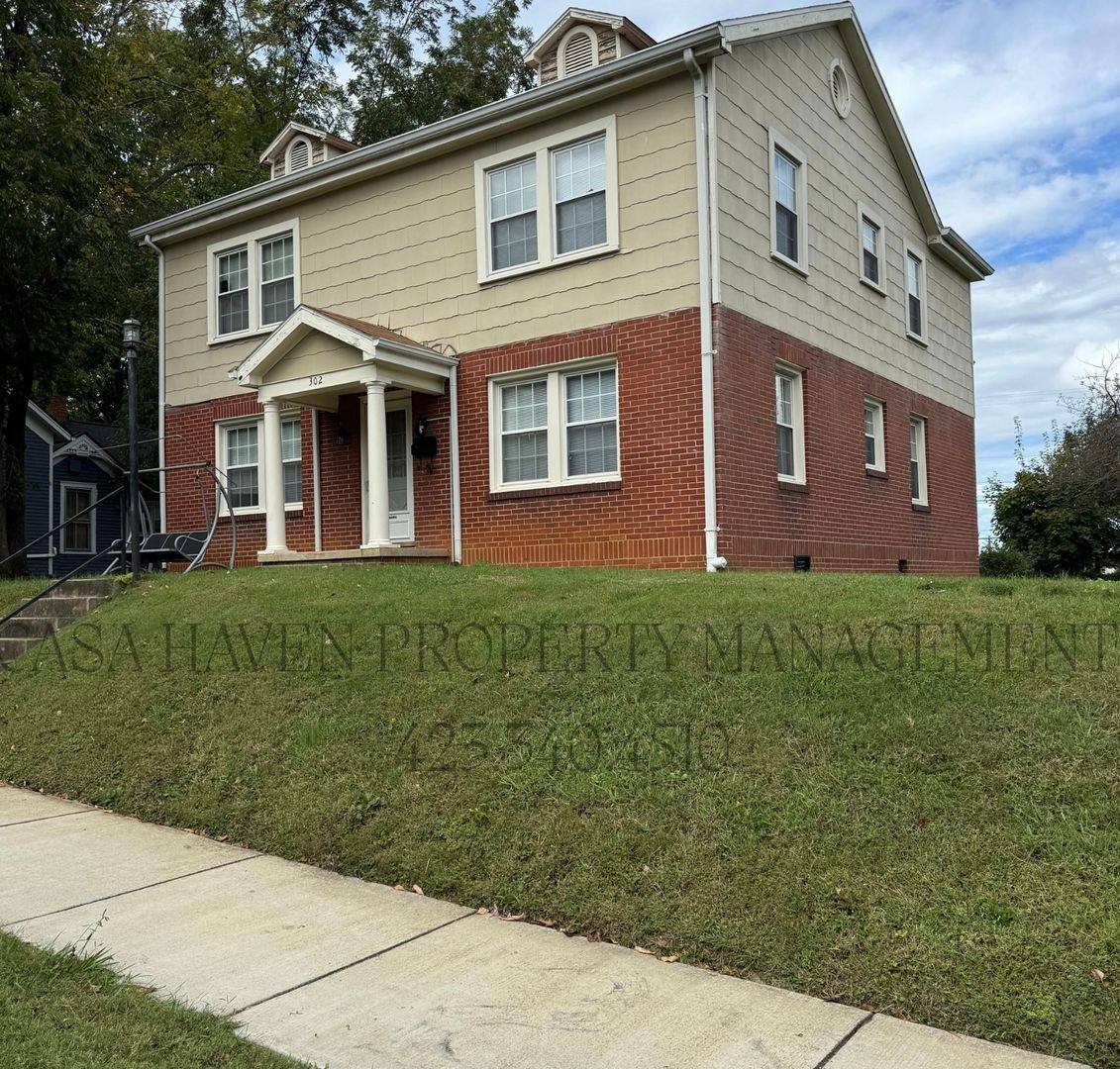 Apartment for rent at 302 W Pine St, Johnson City, TN 37604