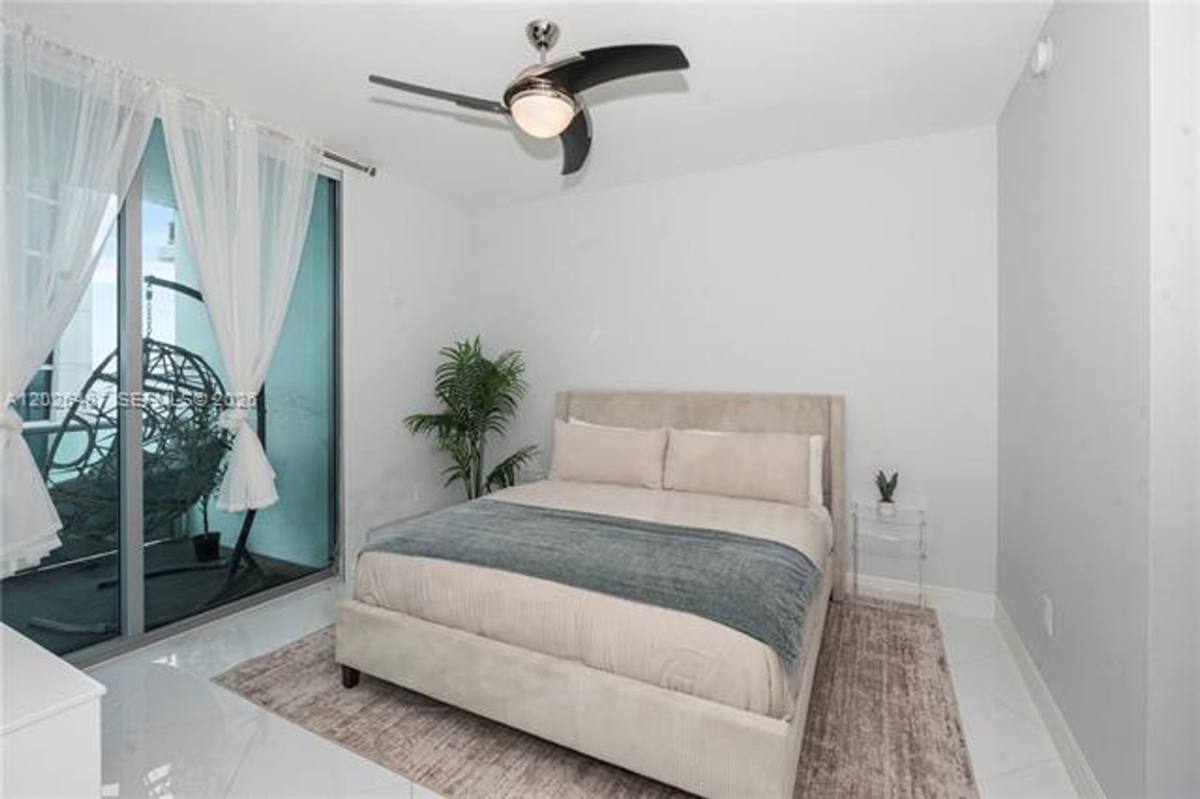 Apartment for rent at 900 Biscayne Blvd, Miami, FL 33132