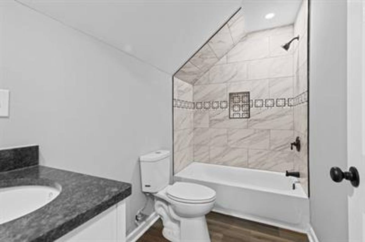 House for rent at 121 Glendale Ave, Norfolk, VA 23505