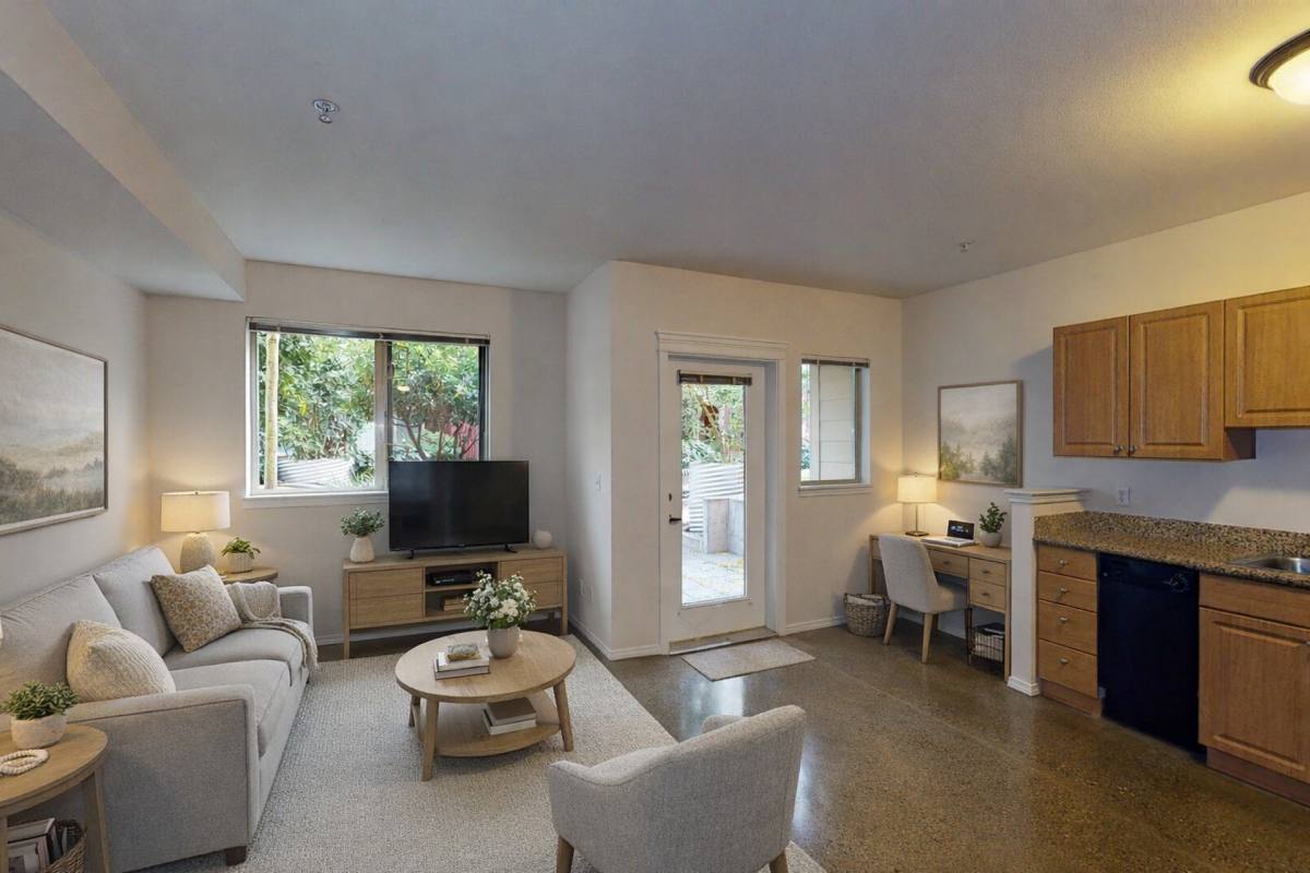 Apartment for rent at 902 NE 43rd St, Seattle, WA 98105