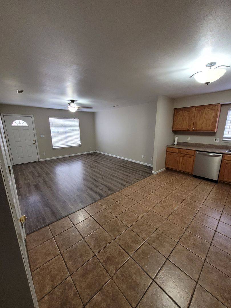 Apartment for rent at 416 Shade Tree Lane, Farmington, MO 63640