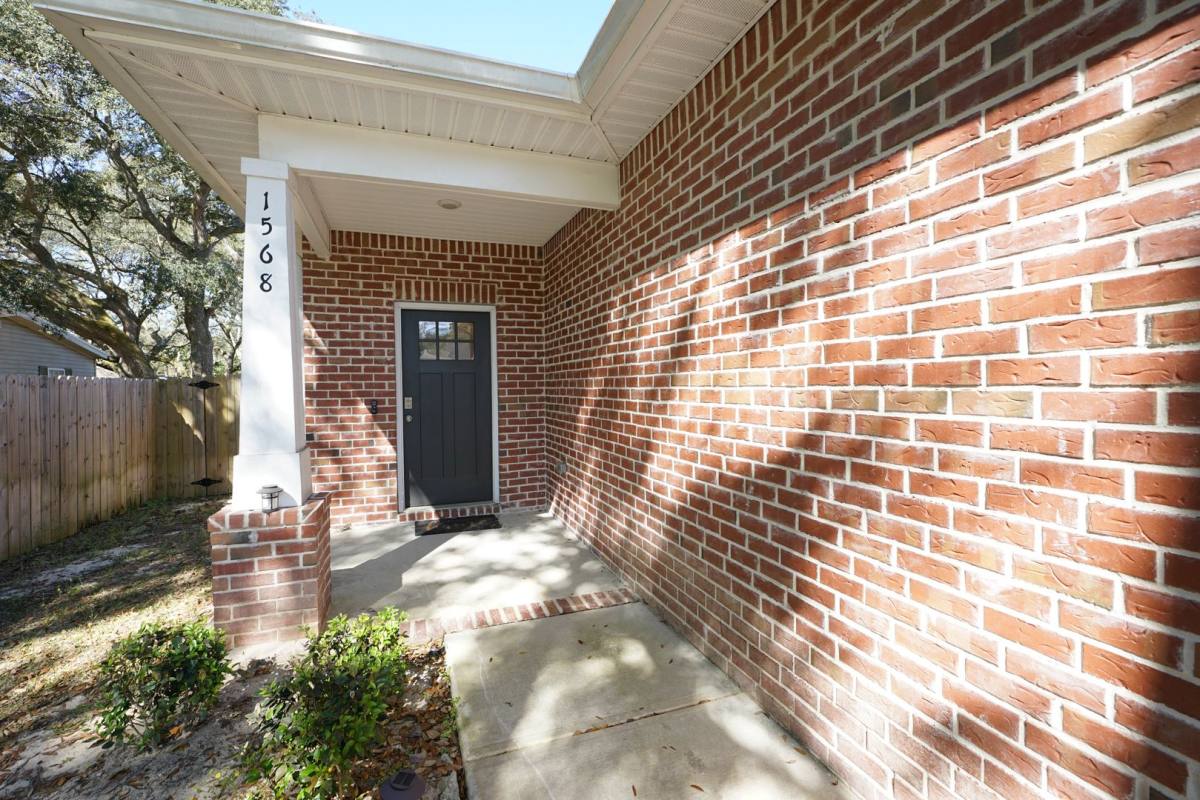 House for rent at 1568 Pine St, Niceville, FL 32578