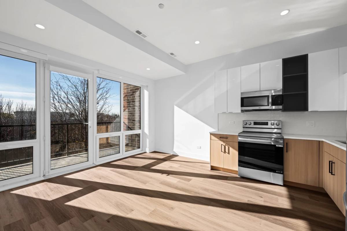 Apartment for rent at 1440 W Fillmore St, Chicago, IL 60607