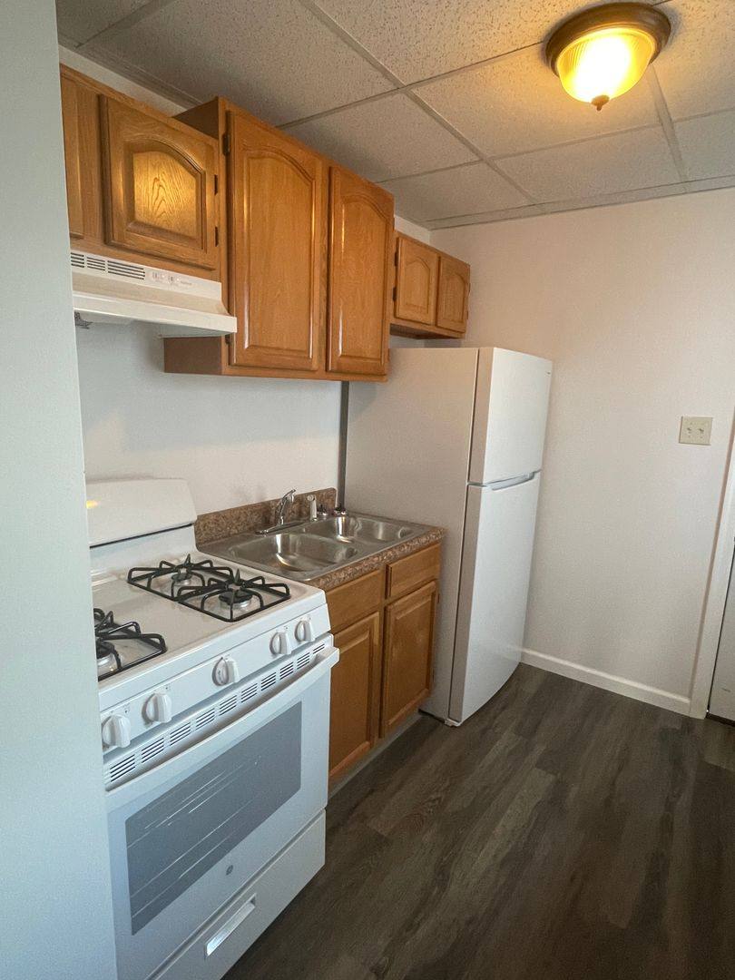 House for rent at 142 4th St, Slatington, PA 18080