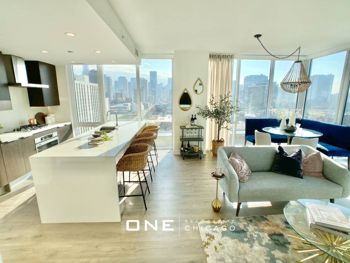Apartment for rent at 204 W Hill, Chicago, IL 60610