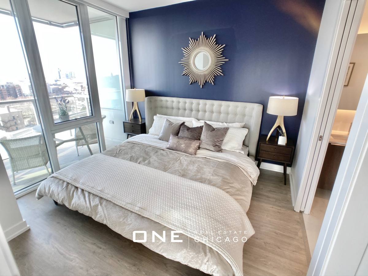 Apartment for rent at 204 W Hill, Chicago, IL 60610
