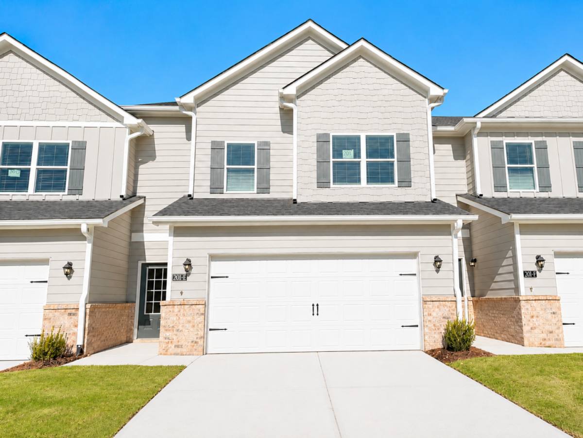 Townhouse for rent at 201-E Harvest Ridge Lane, Cornelia, GA 30531