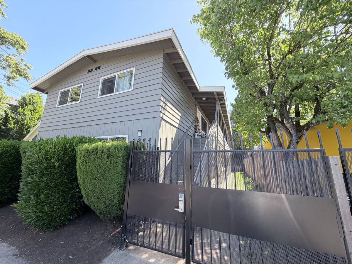 Apartment for rent at 2204 SE 50th Ave, Portland, OR 97215