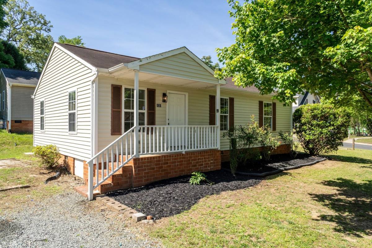 House for rent at 830 Oxford Lane, Burlington, NC 27215