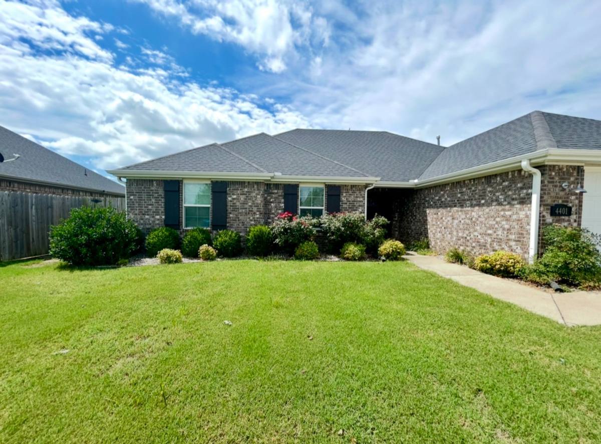 House for rent at 4401 SW Cornerstone Rd, Bentonville, AR 72712