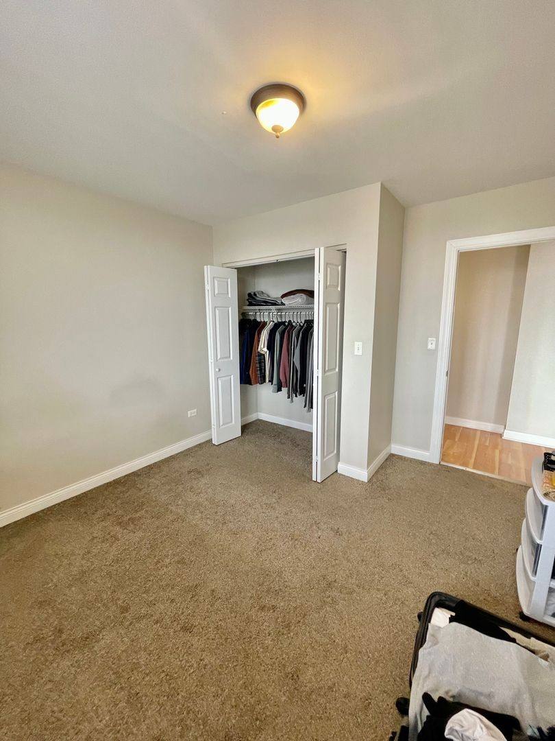 Apartment for rent at 6411 N Rockwell St #515, Chicago, IL 60645