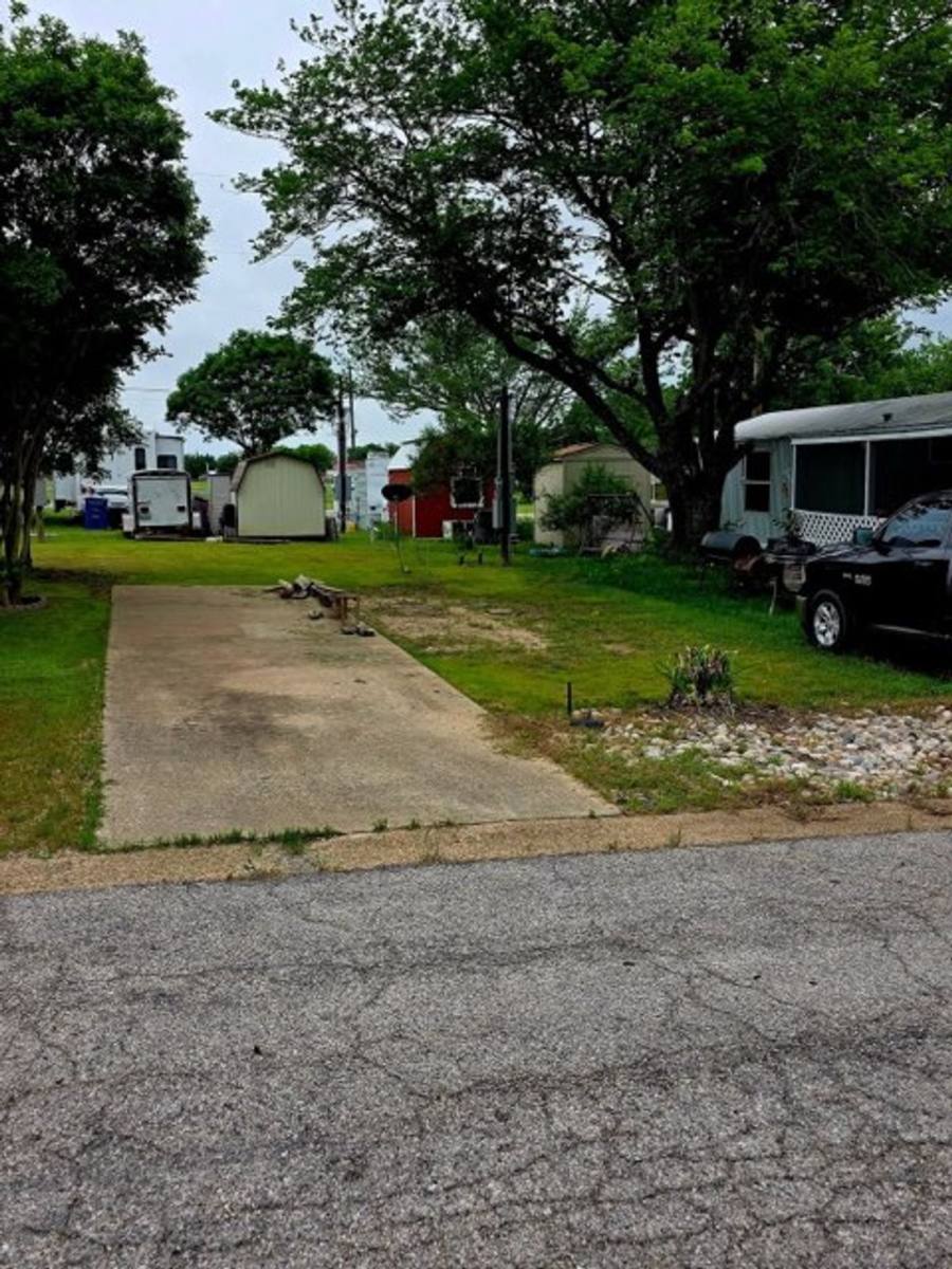 Apartment for rent at 3130 Parkerville Rd, Lancaster, TX 75146