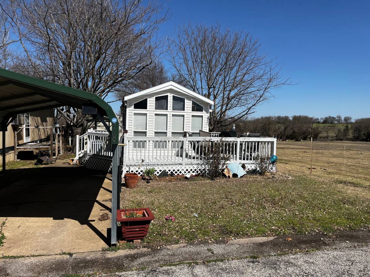 Apartment for rent at 3130 Parkerville Rd, Lancaster, TX 75146