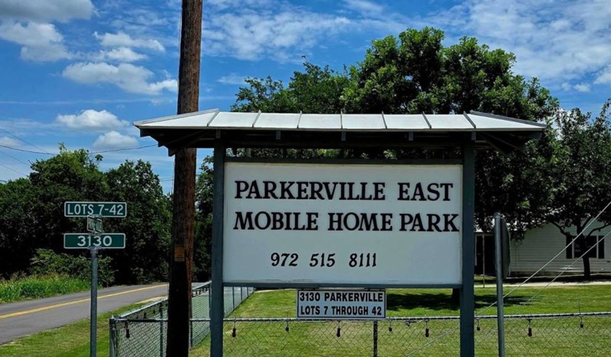 Apartment for rent at 3130 Parkerville Rd, Lancaster, TX 75146