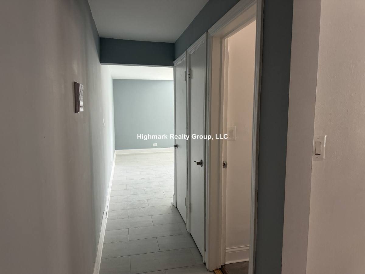 Apartment for rent at 6709 N California Ave, Chicago, IL 60645