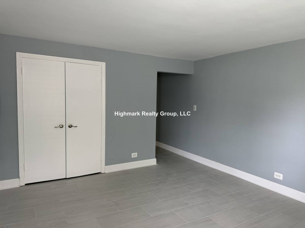 Apartment for rent at 6709 N California Ave, Chicago, IL 60645