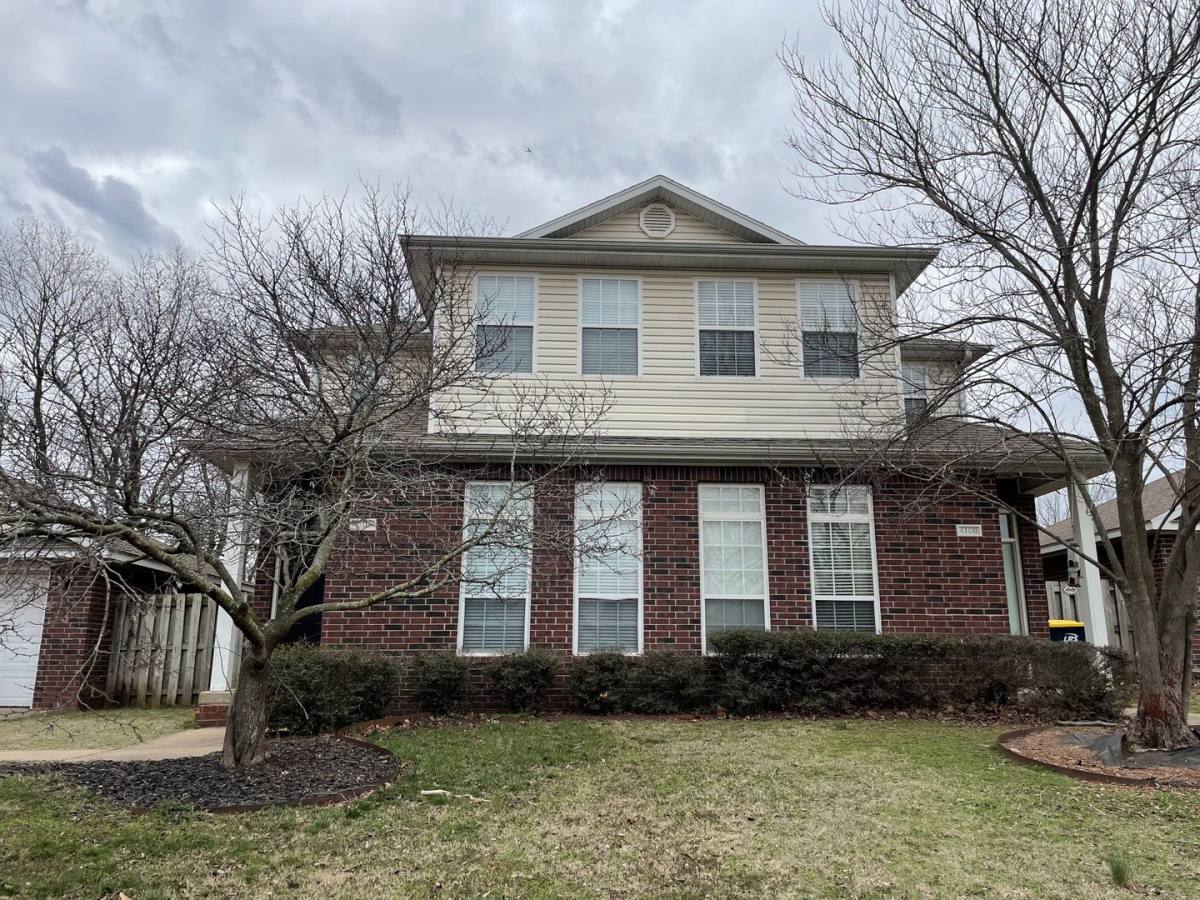 Townhouse for rent at 410 Ash St, Lowell, AR 72745