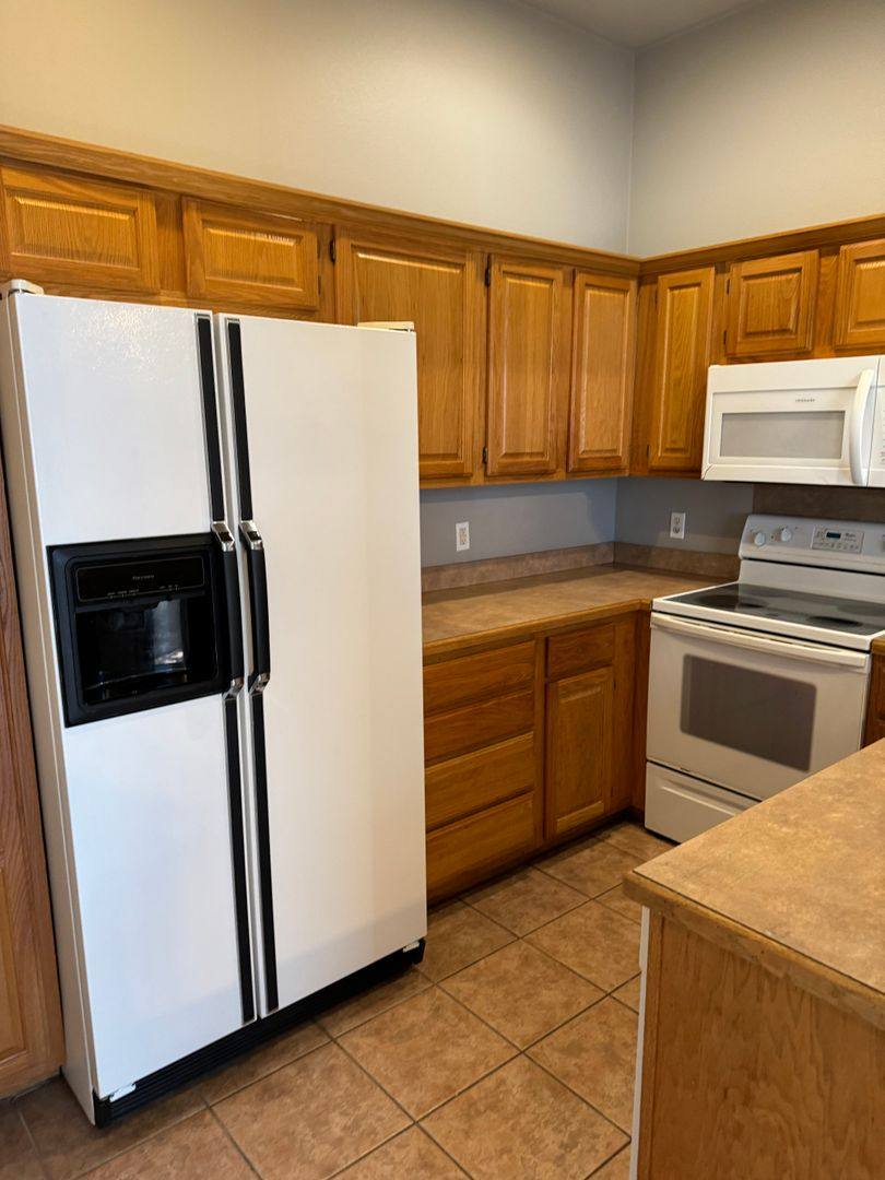 Townhouse for rent at 410 Ash St, Lowell, AR 72745