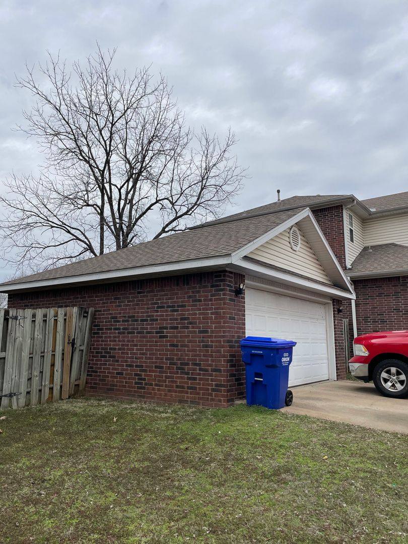 Townhouse for rent at 410 Ash St, Lowell, AR 72745