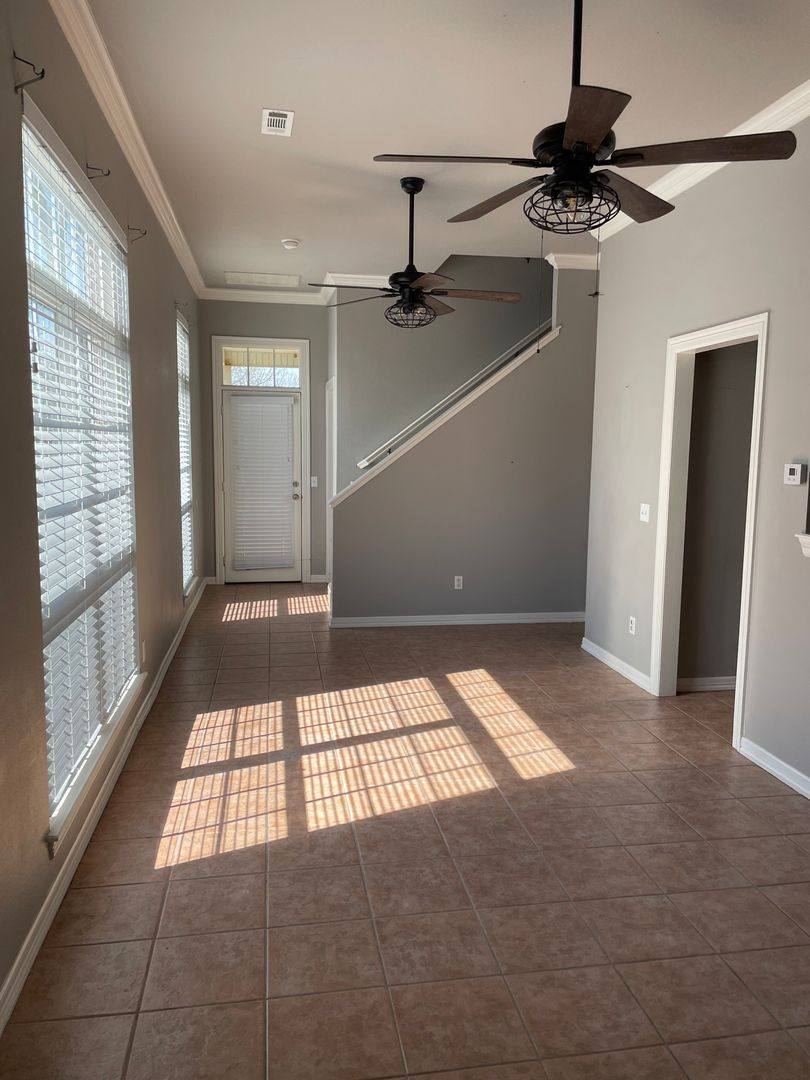 Townhouse for rent at 410 Ash St, Lowell, AR 72745