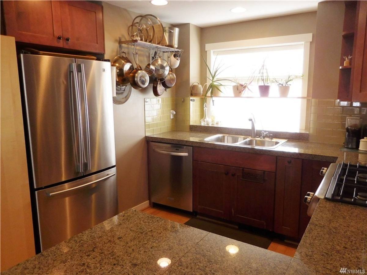 Townhouse for rent at 3615 Albion Place N, Seattle, WA 98103