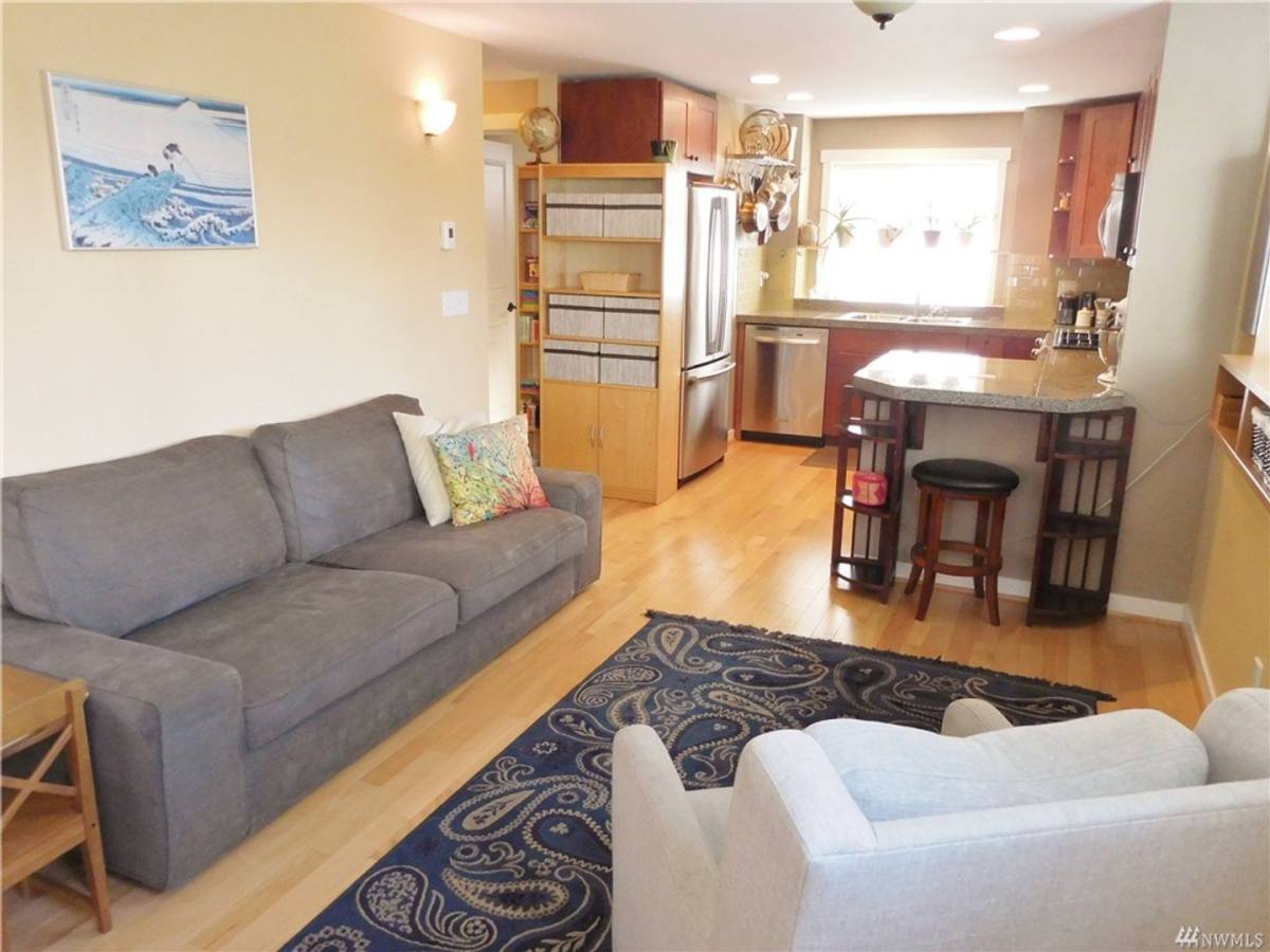 Townhouse for rent at 3615 Albion Place N, Seattle, WA 98103