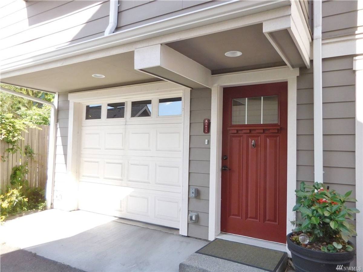 Townhouse for rent at 3615 Albion Place N, Seattle, WA 98103