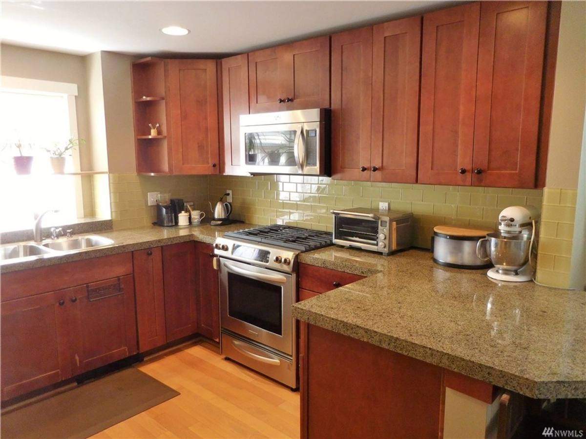 Townhouse for rent at 3615 Albion Place N, Seattle, WA 98103